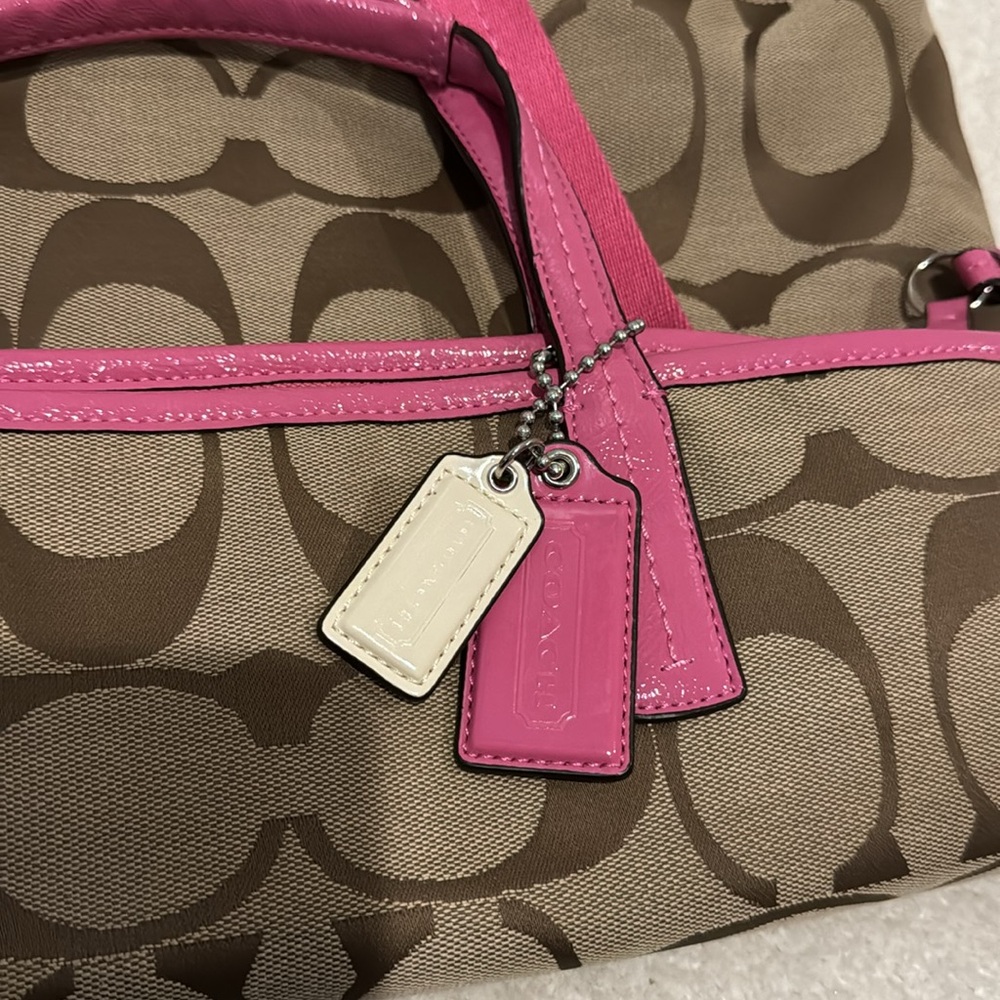 Coach Monogram bag. - Picture 5 of 7